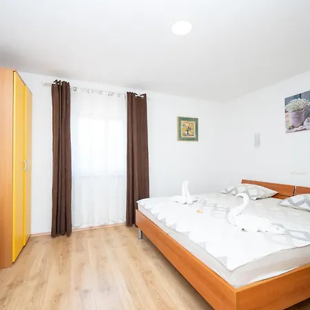 Appartamento With Parking Space Vrsi, Zadar - 25947 Vrsi