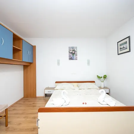 Appartement With Parking Space Vrsi, Zadar - 25947 Vrsi